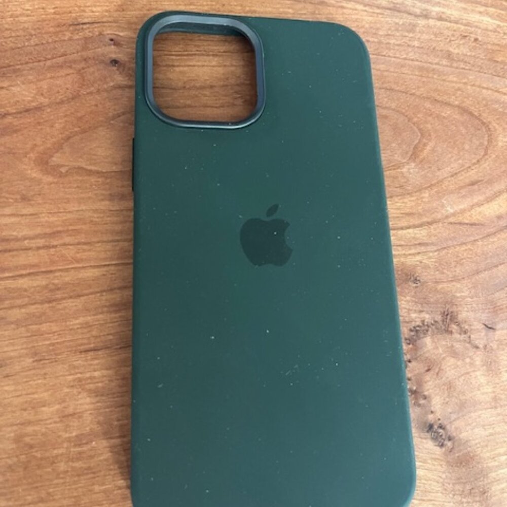 iPhone 12 pro max magsafe silicone case + Glass Pro screen protector